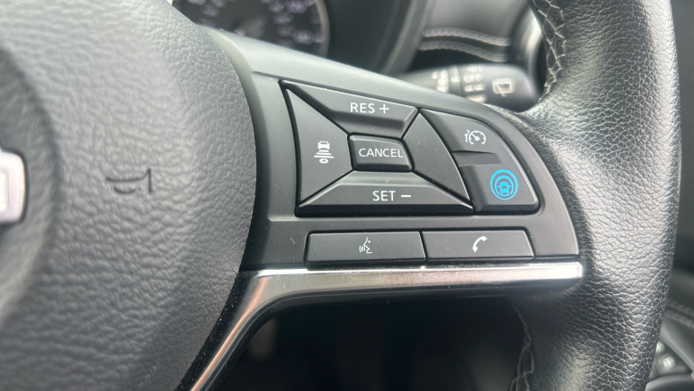 Nissan Juke 1.0 DiG-T 114 Tekna 5dr Petrol Hatchback